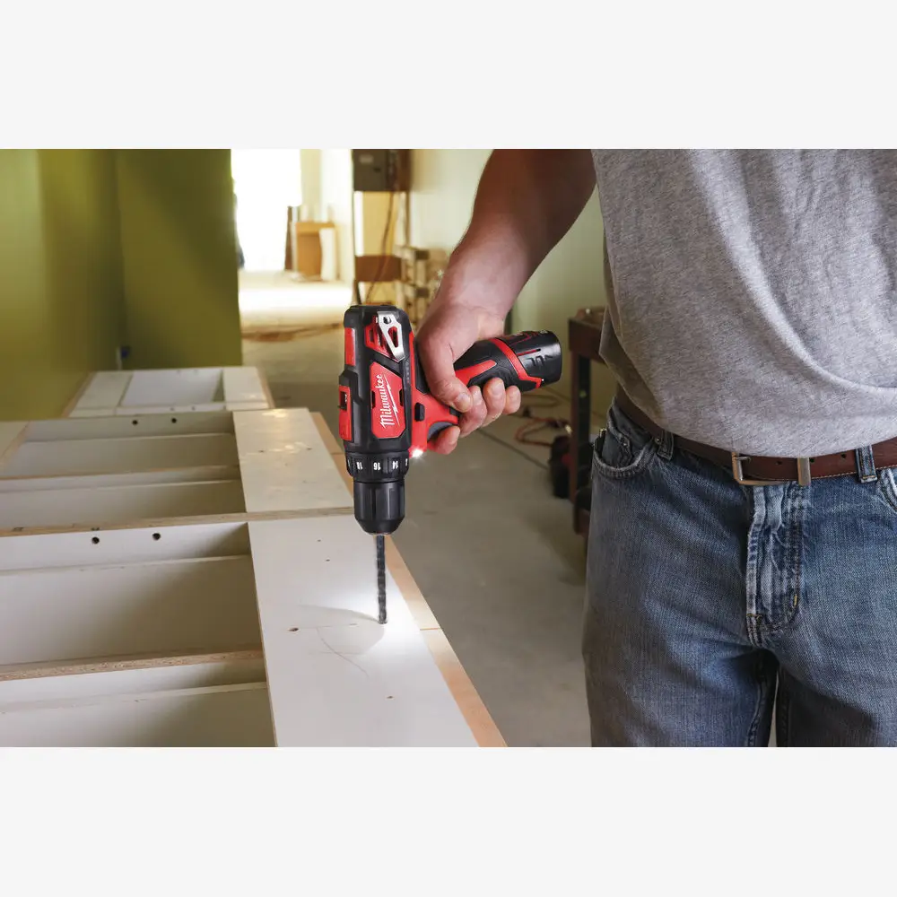 Дриль-шурупокрут акумуляторний MILWAUKEE, M12 BDD-152С 