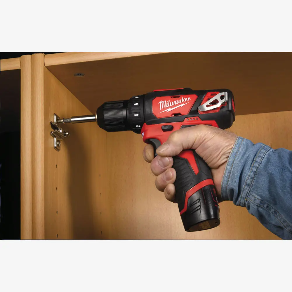 Дриль-шурупокрут акумуляторний MILWAUKEE, M12 BDD-152С 