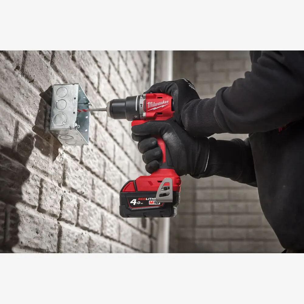 Дриль-шурупокрут з ударом акумуляторний MILWAUKEE, M18 BLPDRC-402C 