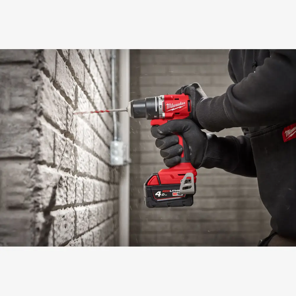 Дриль-шурупокрут з ударом акумуляторний MILWAUKEE, M18 BLPDRC-402C 