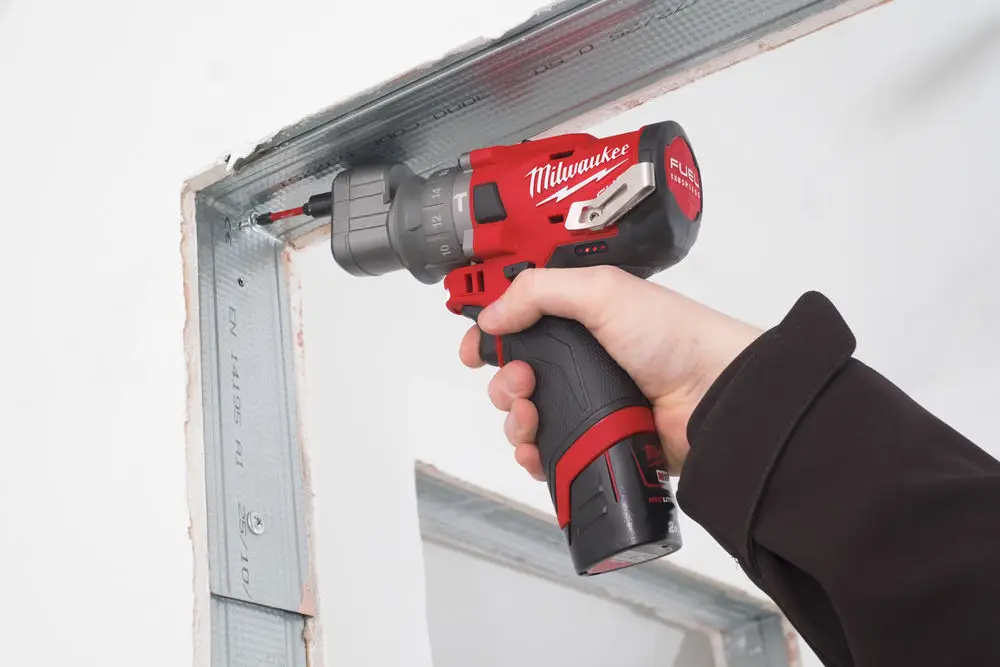 Дриль-шурупокрут з ударом акумуляторний MILWAUKEE, M12 FUEL FPDXKIT-202X 