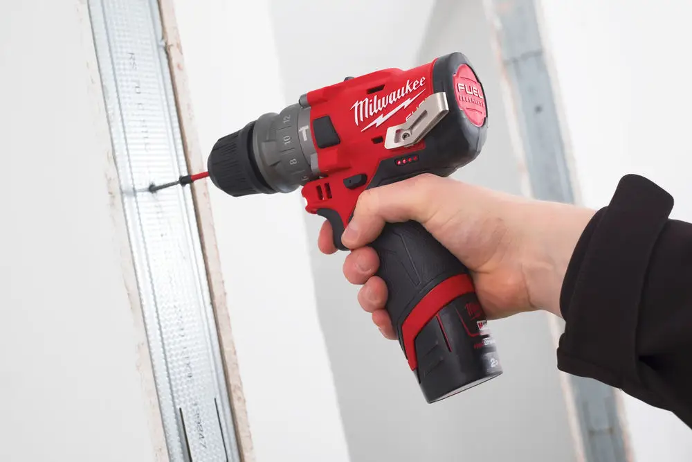 Дриль-шурупокрут з ударом акумуляторний MILWAUKEE, M12 FUEL FPDXKIT-202X 