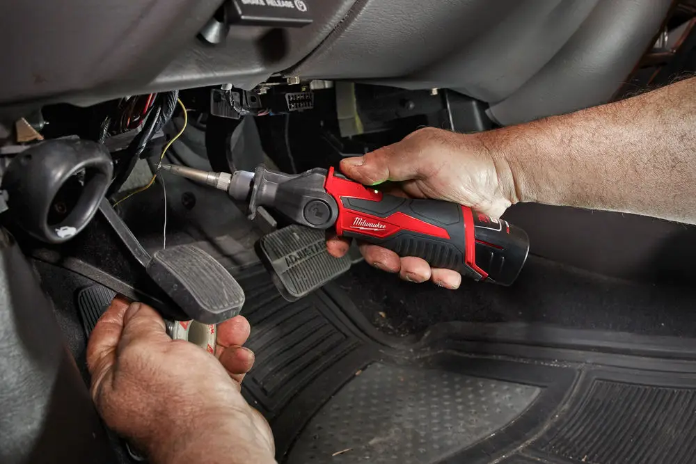 Паяльник акумуляторний MILWAUKEE,M12 SI-201C (+ заряд.пристрій, 1 акум.Х 2Аг) 