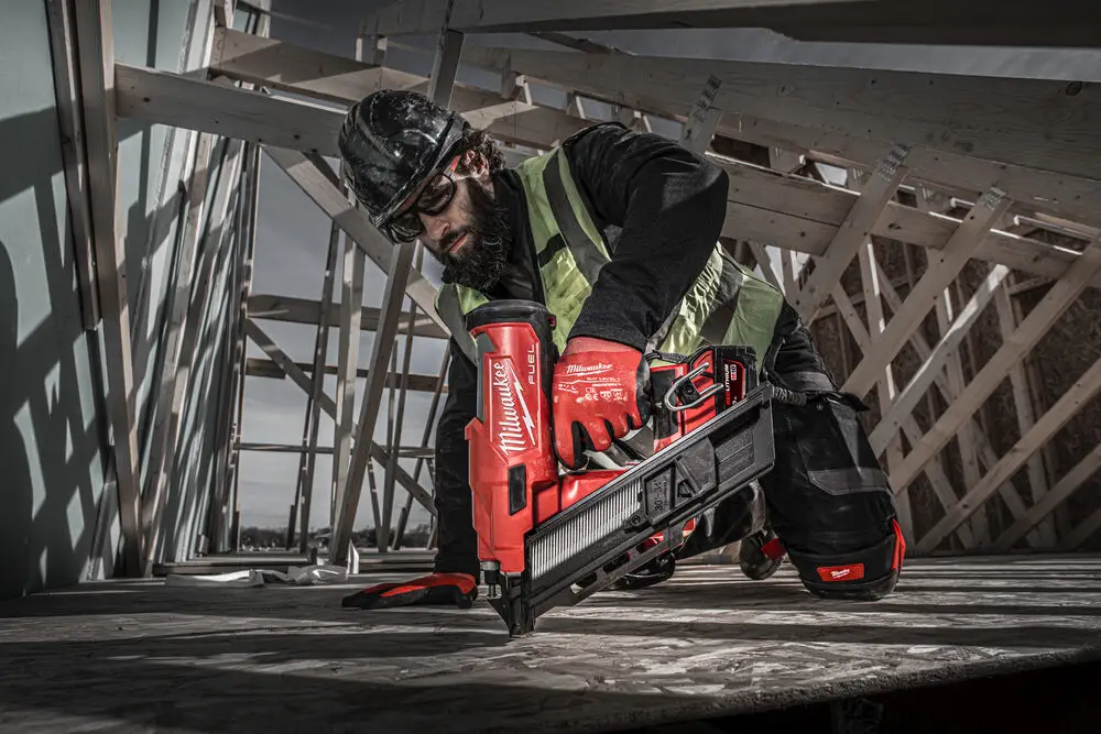Цвяхозабивний пістолет акумуляторний MILWAUKEE, M18 FFN-502C, 50/90мм (+зарядний пристрій, 2 акум. Х 5Аг, кейс) 