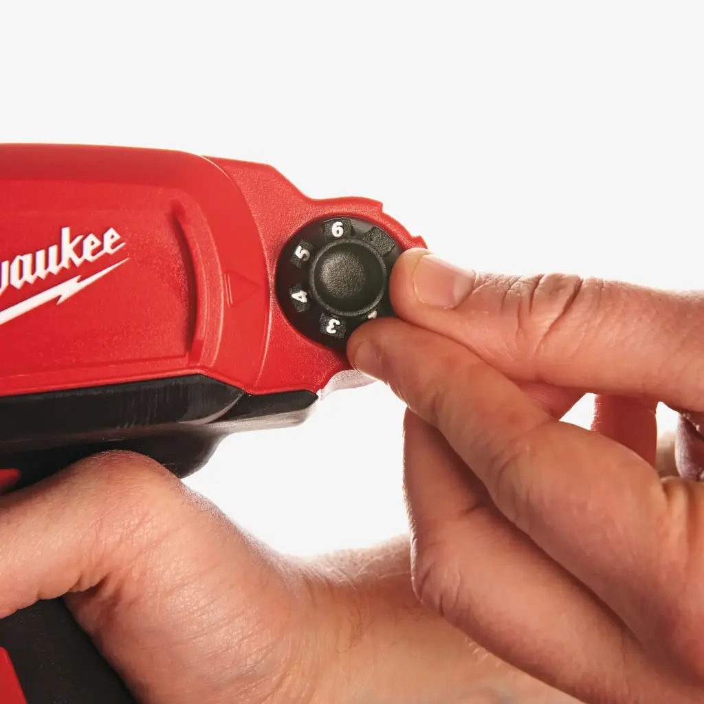 Пістолет для герметиків акумуляторний MILWAUKEE, M12 PCG/600A-0, 600мл 