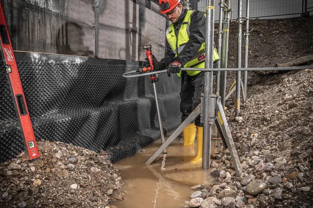 Насос для води ручний акумуляторний MILWAUKEE, M12 BSWP-0 