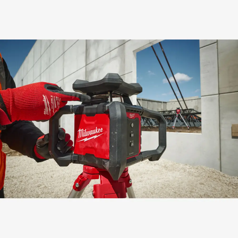Нівелір ротаційний лазерний акумуляторний MILWAUKEE, M18 RLOH600-201C (+лазерний приймач, зарядний пристрій,1 акум.Х2Аг, кейс) 